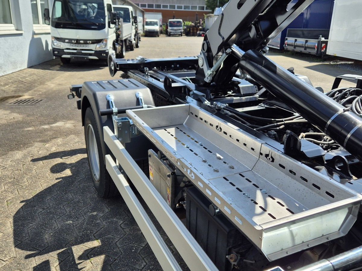 FUSO Fuso Canter 7C18 City Abrollkipper AHK Hooklift - Koukkulava kuorma-auto: kuva FUSO Fuso Canter 7C18 City Abrollkipper AHK Hooklift - Koukkulava kuorma-auto FUSO Fuso Canter 7C18 City Abrollkipper AHK Hooklift - Koukkulava kuorma-auto: kuva FUSO Fuso Canter 7C18 City Abrollkipper AHK Hooklift - Koukkulava kuorma-auto