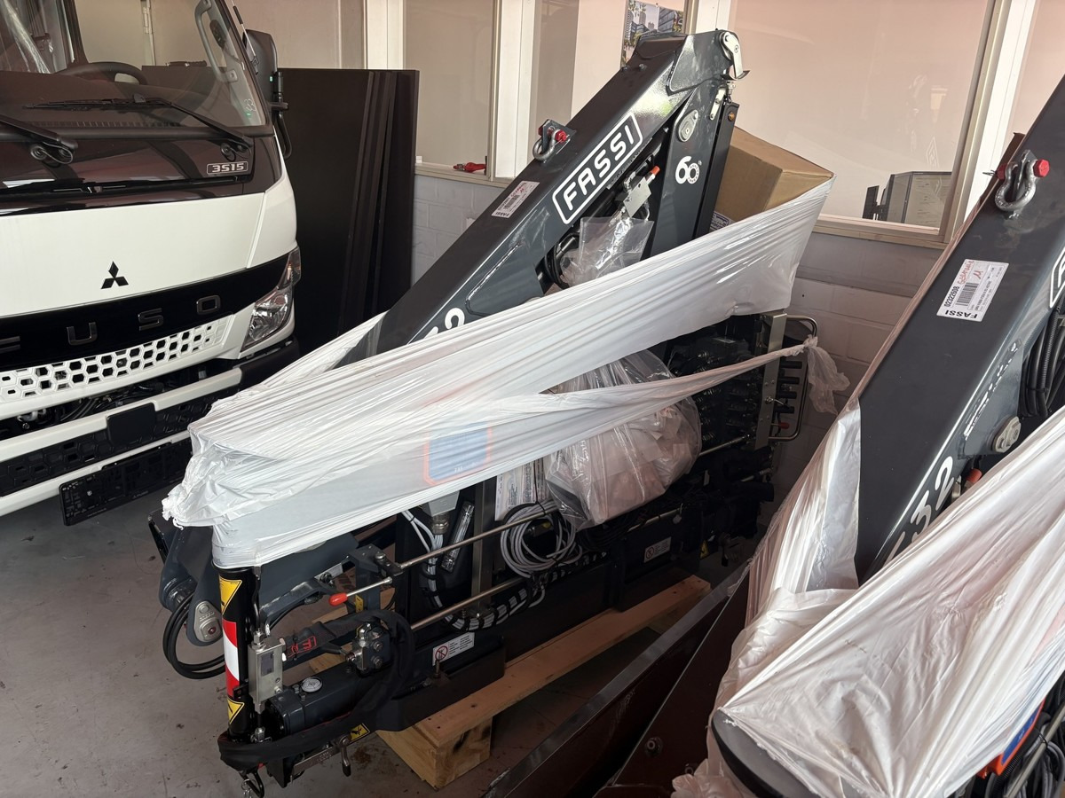 Ladekran Fassi F32A.023 Funk! NEU sofort verfügb - Kappaletavaranosturi: kuva Ladekran Fassi F32A.023 Funk! NEU sofort verfügb - Kappaletavaranosturi Ladekran Fassi F32A.023 Funk! NEU sofort verfügb - Kappaletavaranosturi: kuva Ladekran Fassi F32A.023 Funk! NEU sofort verfügb - Kappaletavaranosturi