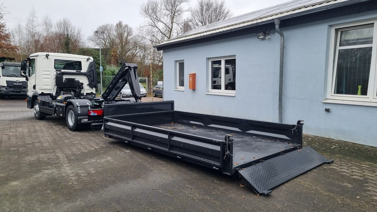 MAN TGL 12.220 BL NEU City Abrollkipper 8t TipMatic - Koukkulava kuorma-auto: kuva MAN TGL 12.220 BL NEU City Abrollkipper 8t TipMatic - Koukkulava kuorma-auto MAN TGL 12.220 BL NEU City Abrollkipper 8t TipMatic - Koukkulava kuorma-auto: kuva MAN TGL 12.220 BL NEU City Abrollkipper 8t TipMatic - Koukkulava kuorma-auto