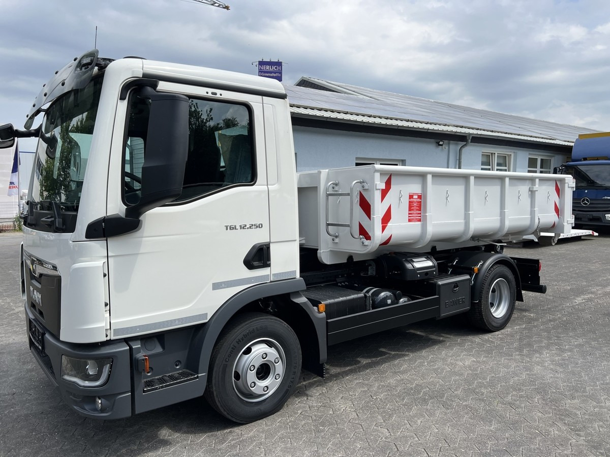MAN TGL 12.250 BL NEU City Abrollkipper PowerMatic s - Koukkulava kuorma-auto: kuva MAN TGL 12.250 BL NEU City Abrollkipper PowerMatic s - Koukkulava kuorma-auto MAN TGL 12.250 BL NEU City Abrollkipper PowerMatic s - Koukkulava kuorma-auto: kuva MAN TGL 12.250 BL NEU City Abrollkipper PowerMatic s - Koukkulava kuorma-auto