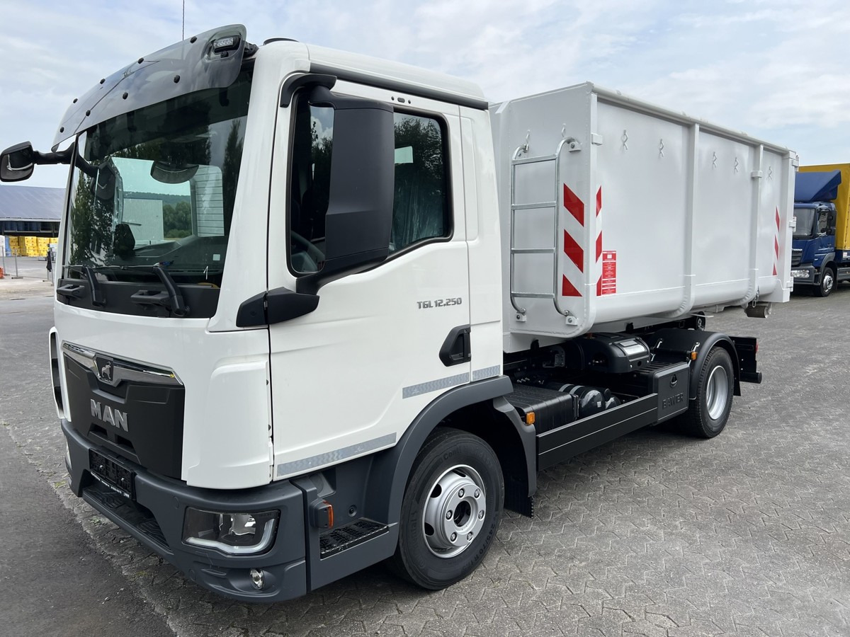 MAN TGL 12.250 BL NEU City Abrollkipper Tipmatik - Koukkulava kuorma-auto: kuva MAN TGL 12.250 BL NEU City Abrollkipper Tipmatik - Koukkulava kuorma-auto MAN TGL 12.250 BL NEU City Abrollkipper Tipmatik - Koukkulava kuorma-auto: kuva MAN TGL 12.250 BL NEU City Abrollkipper Tipmatik - Koukkulava kuorma-auto