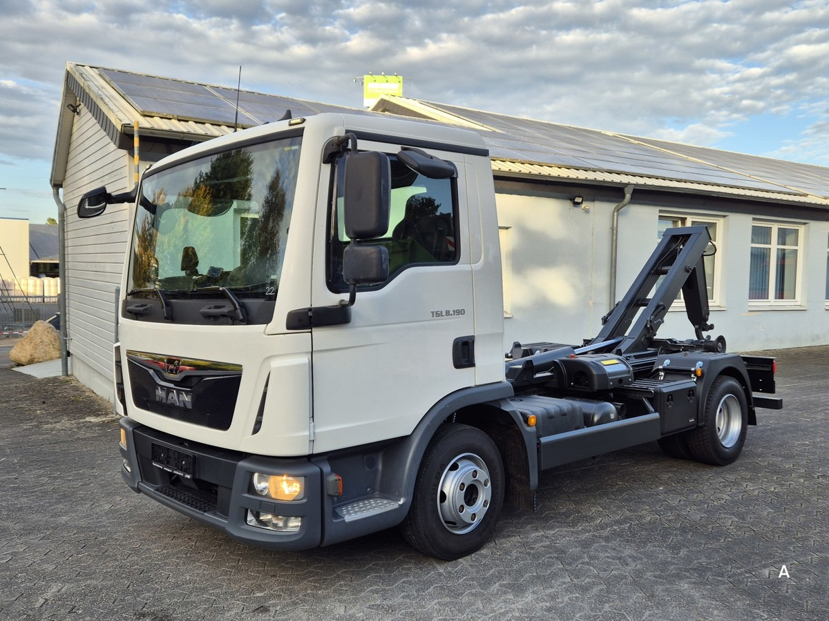 MAN TGL 8.190 BL City Abrollkipper Aut., 2 x AHK sof - Koukkulava kuorma-auto: kuva MAN TGL 8.190 BL City Abrollkipper Aut., 2 x AHK sof - Koukkulava kuorma-auto MAN TGL 8.190 BL City Abrollkipper Aut., 2 x AHK sof - Koukkulava kuorma-auto: kuva MAN TGL 8.190 BL City Abrollkipper Aut., 2 x AHK sof - Koukkulava kuorma-auto