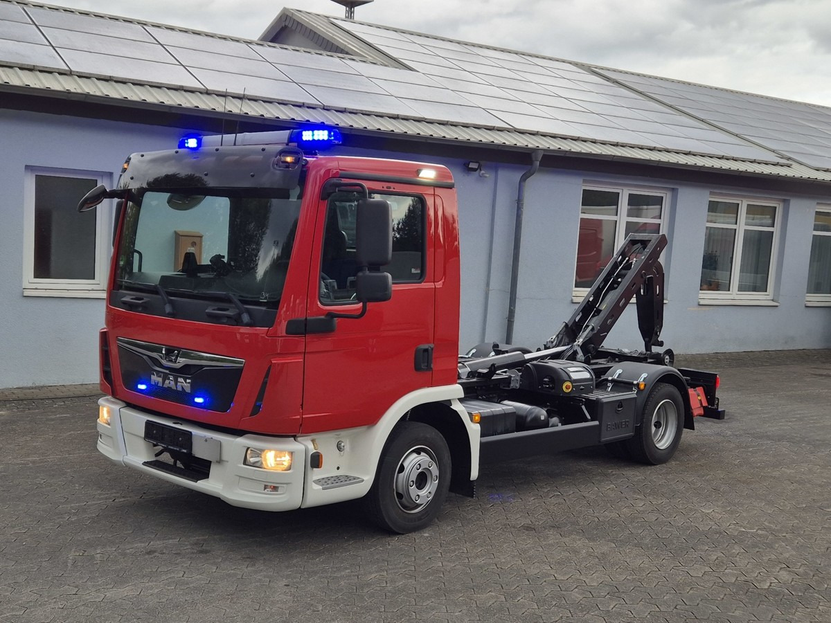 MAN TGL 8.190 Feuerwehrfahrzeug City Abrollkipper - Koukkulava kuorma-auto: kuva MAN TGL 8.190 Feuerwehrfahrzeug City Abrollkipper - Koukkulava kuorma-auto MAN TGL 8.190 Feuerwehrfahrzeug City Abrollkipper - Koukkulava kuorma-auto: kuva MAN TGL 8.190 Feuerwehrfahrzeug City Abrollkipper - Koukkulava kuorma-auto