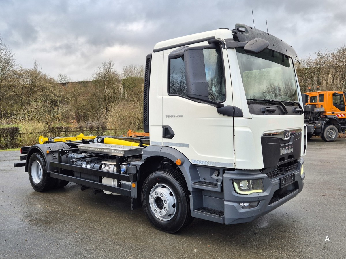 MAN TGM 15.290 BL Abrollkipper Multihook City+1570mm - Koukkulava kuorma-auto: kuva MAN TGM 15.290 BL Abrollkipper Multihook City+1570mm - Koukkulava kuorma-auto MAN TGM 15.290 BL Abrollkipper Multihook City+1570mm - Koukkulava kuorma-auto: kuva MAN TGM 15.290 BL Abrollkipper Multihook City+1570mm - Koukkulava kuorma-auto