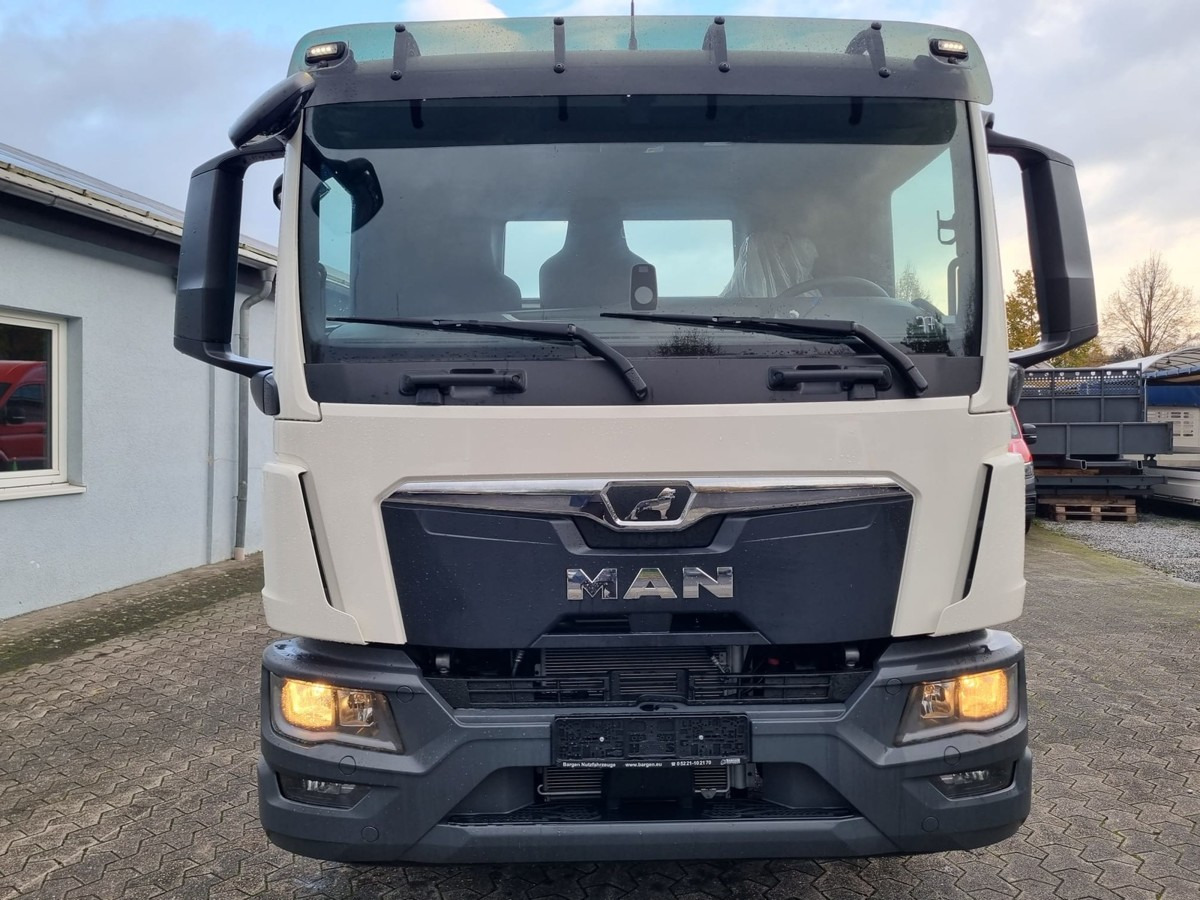 Uusi Koukkulava kuorma-auto MAN TGM 15.290 BL Abrollkipper PowerMatic Standheiz.: kuva Uusi Koukkulava kuorma-auto MAN TGM 15.290 BL Abrollkipper PowerMatic Standheiz. Uusi Koukkulava kuorma-auto MAN TGM 15.290 BL Abrollkipper PowerMatic Standheiz.: kuva Uusi Koukkulava kuorma-auto MAN TGM 15.290 BL Abrollkipper PowerMatic Standheiz.