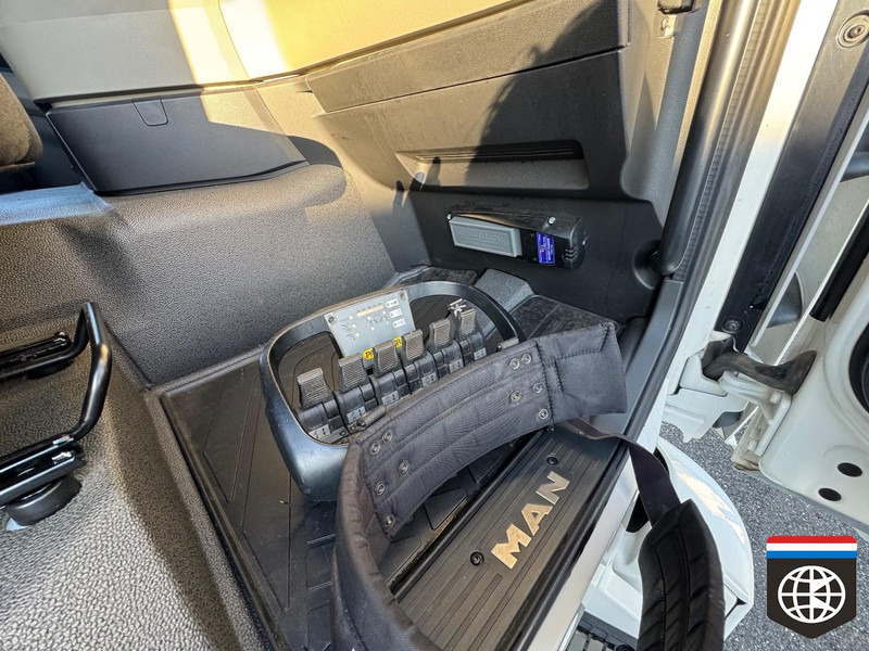 MAN TGX 26 470 PALLFINGER 19 - RETARDER - concoustaat - Nosturiauto: kuva MAN TGX 26 470 PALLFINGER 19 - RETARDER - concoustaat - Nosturiauto MAN TGX 26 470 PALLFINGER 19 - RETARDER - concoustaat - Nosturiauto: kuva MAN TGX 26 470 PALLFINGER 19 - RETARDER - concoustaat - Nosturiauto