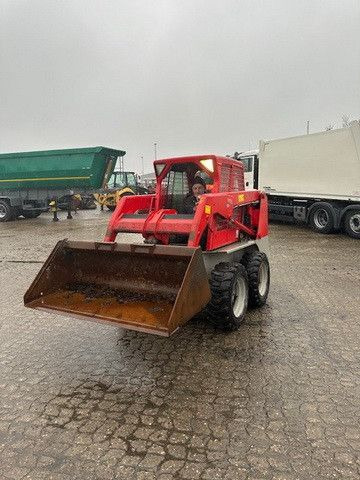 Bobcat S 130, S.W.S., 3. Steuerkreis, Div. Anbaugeräte - Liukuohjattu kuormaaja: kuva Bobcat S 130, S.W.S., 3. Steuerkreis, Div. Anbaugeräte - Liukuohjattu kuormaaja Bobcat S 130, S.W.S., 3. Steuerkreis, Div. Anbaugeräte - Liukuohjattu kuormaaja: kuva Bobcat S 130, S.W.S., 3. Steuerkreis, Div. Anbaugeräte - Liukuohjattu kuormaaja