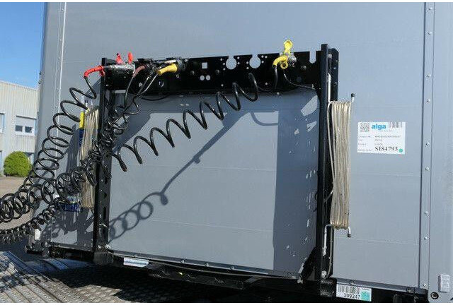 Kögel SN 24, Palettengasten, Luft-Lift, BPW, Edscha - Pressukapellipuoliperävaunu: kuva Kögel SN 24, Palettengasten, Luft-Lift, BPW, Edscha - Pressukapellipuoliperävaunu Kögel SN 24, Palettengasten, Luft-Lift, BPW, Edscha - Pressukapellipuoliperävaunu: kuva Kögel SN 24, Palettengasten, Luft-Lift, BPW, Edscha - Pressukapellipuoliperävaunu