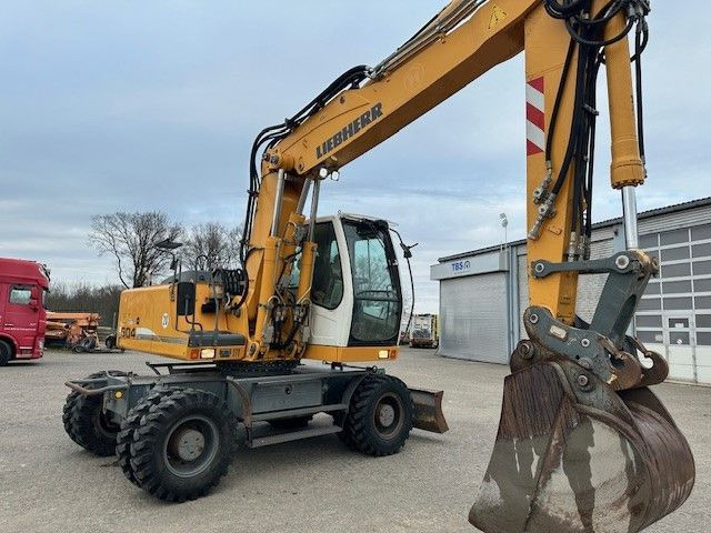 Liebherr A 904 C Litronic/SW System SW48/Klima/Kamera - Pyöräalustainen kaivinkone: kuva Liebherr A 904 C Litronic/SW System SW48/Klima/Kamera - Pyöräalustainen kaivinkone Liebherr A 904 C Litronic/SW System SW48/Klima/Kamera - Pyöräalustainen kaivinkone: kuva Liebherr A 904 C Litronic/SW System SW48/Klima/Kamera - Pyöräalustainen kaivinkone