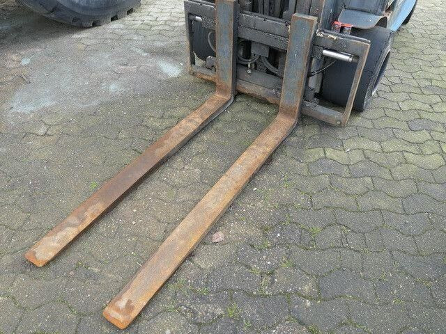 Linde E35L-01, Traglast 3.500kg., Hubhöhe 3.750mm - Vastapainotrukki: kuva Linde E35L-01, Traglast 3.500kg., Hubhöhe 3.750mm - Vastapainotrukki Linde E35L-01, Traglast 3.500kg., Hubhöhe 3.750mm - Vastapainotrukki: kuva Linde E35L-01, Traglast 3.500kg., Hubhöhe 3.750mm - Vastapainotrukki