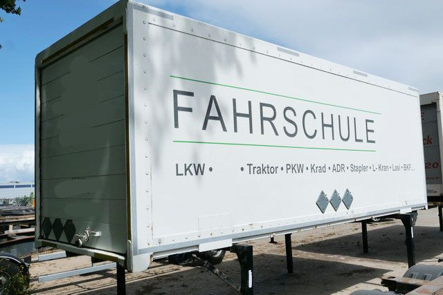 Lübtheen WKO 715, Wechselkoffer, BDF, Rolltor - Konttialus/ Vaihtokuormatilat kuorma-auto: kuva Lübtheen WKO 715, Wechselkoffer, BDF, Rolltor - Konttialus/ Vaihtokuormatilat kuorma-auto Lübtheen WKO 715, Wechselkoffer, BDF, Rolltor - Konttialus/ Vaihtokuormatilat kuorma-auto: kuva Lübtheen WKO 715, Wechselkoffer, BDF, Rolltor - Konttialus/ Vaihtokuormatilat kuorma-auto