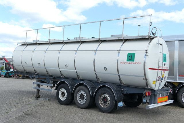 Menci SA 105/Lebensmittel Tank 32 cbm./12x auf Lager! - Säiliöpuoliperävaunu: kuva Menci SA 105/Lebensmittel Tank 32 cbm./12x auf Lager! - Säiliöpuoliperävaunu Menci SA 105/Lebensmittel Tank 32 cbm./12x auf Lager! - Säiliöpuoliperävaunu: kuva Menci SA 105/Lebensmittel Tank 32 cbm./12x auf Lager! - Säiliöpuoliperävaunu