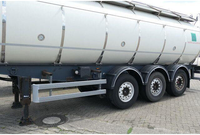 Menci SA 105/Lebensmittel Tank 32 cbm./12x auf Lager! - Säiliöpuoliperävaunu: kuva Menci SA 105/Lebensmittel Tank 32 cbm./12x auf Lager! - Säiliöpuoliperävaunu Menci SA 105/Lebensmittel Tank 32 cbm./12x auf Lager! - Säiliöpuoliperävaunu: kuva Menci SA 105/Lebensmittel Tank 32 cbm./12x auf Lager! - Säiliöpuoliperävaunu