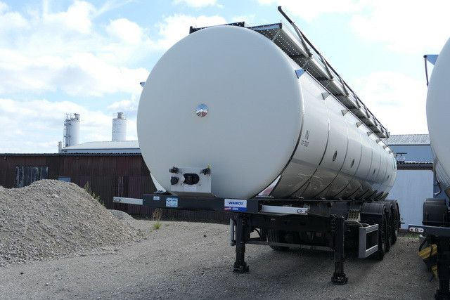 Menci SA 105, isoliert, 32m³, 4 Kammern, Alu-Felgen - Säiliöpuoliperävaunu: kuva Menci SA 105, isoliert, 32m³, 4 Kammern, Alu-Felgen - Säiliöpuoliperävaunu Menci SA 105, isoliert, 32m³, 4 Kammern, Alu-Felgen - Säiliöpuoliperävaunu: kuva Menci SA 105, isoliert, 32m³, 4 Kammern, Alu-Felgen - Säiliöpuoliperävaunu