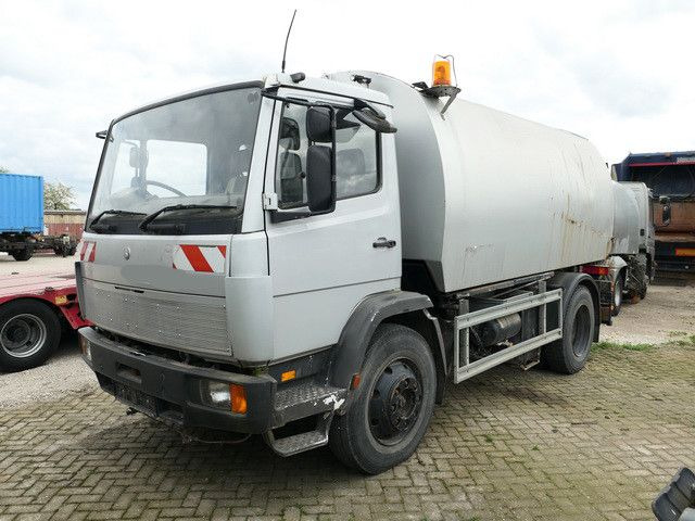 Mercedes-Benz 1314 KO 4x2, Schörling TSZ 94, Blattfederung - Lakaisuauto: kuva Mercedes-Benz 1314 KO 4x2, Schörling TSZ 94, Blattfederung - Lakaisuauto Mercedes-Benz 1314 KO 4x2, Schörling TSZ 94, Blattfederung - Lakaisuauto: kuva Mercedes-Benz 1314 KO 4x2, Schörling TSZ 94, Blattfederung - Lakaisuauto