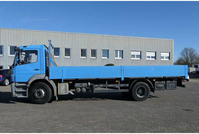 Mercedes-Benz 1824 L Axor 4x2, 3. Sitz, AHK, Gerüstbau, Klima - Lava-kuorma-auto: kuva Mercedes-Benz 1824 L Axor 4x2, 3. Sitz, AHK, Gerüstbau, Klima - Lava-kuorma-auto Mercedes-Benz 1824 L Axor 4x2, 3. Sitz, AHK, Gerüstbau, Klima - Lava-kuorma-auto: kuva Mercedes-Benz 1824 L Axor 4x2, 3. Sitz, AHK, Gerüstbau, Klima - Lava-kuorma-auto
