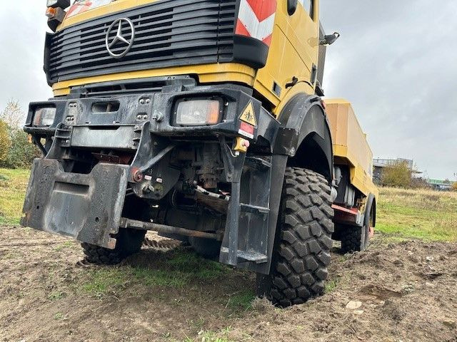 Mercedes-Benz 1838 AK 4x4, Allrad, Einzelbereifung, Wenig KM - Lakaisuauto: kuva Mercedes-Benz 1838 AK 4x4, Allrad, Einzelbereifung, Wenig KM - Lakaisuauto Mercedes-Benz 1838 AK 4x4, Allrad, Einzelbereifung, Wenig KM - Lakaisuauto: kuva Mercedes-Benz 1838 AK 4x4, Allrad, Einzelbereifung, Wenig KM - Lakaisuauto