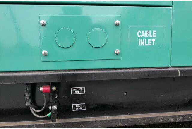 Uusi Rakennuskoneet Cummins 125 kVA, Stromgenerator, Isoliert: kuva Uusi Rakennuskoneet Cummins 125 kVA, Stromgenerator, Isoliert