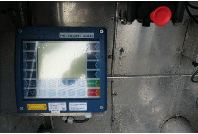 Schrader Z-STA24-42.7/4, Peilstab, 4 Kammern, 43m³ - Säiliöpuoliperävaunu: kuva Schrader Z-STA24-42.7/4, Peilstab, 4 Kammern, 43m³ - Säiliöpuoliperävaunu Schrader Z-STA24-42.7/4, Peilstab, 4 Kammern, 43m³ - Säiliöpuoliperävaunu: kuva Schrader Z-STA24-42.7/4, Peilstab, 4 Kammern, 43m³ - Säiliöpuoliperävaunu