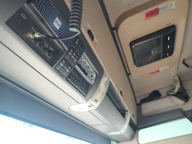 Vetopöytäauto MAN 26.500 TGX XXL 6x2, Intarder, Klima, Schlafliege: kuva Vetopöytäauto MAN 26.500 TGX XXL 6x2, Intarder, Klima, Schlafliege