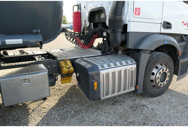 Mercedes-Benz 1846 Actros 4x2, Hydr., ADR, Leicht, Klima, Navi - Vetopöytäauto: kuva Mercedes-Benz 1846 Actros 4x2, Hydr., ADR, Leicht, Klima, Navi - Vetopöytäauto Mercedes-Benz 1846 Actros 4x2, Hydr., ADR, Leicht, Klima, Navi - Vetopöytäauto: kuva Mercedes-Benz 1846 Actros 4x2, Hydr., ADR, Leicht, Klima, Navi - Vetopöytäauto