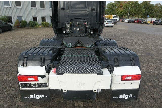 Scania R 580 6x2, Retarder, Klima, Hydr., Voll-Luft - Vetopöytäauto: kuva Scania R 580 6x2, Retarder, Klima, Hydr., Voll-Luft - Vetopöytäauto Scania R 580 6x2, Retarder, Klima, Hydr., Voll-Luft - Vetopöytäauto: kuva Scania R 580 6x2, Retarder, Klima, Hydr., Voll-Luft - Vetopöytäauto