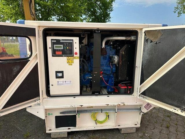 Wacker Wilson P33-2, 33kVA, Perkins, Stromgenerator - Sähkögeneraattori: kuva Wacker Wilson P33-2, 33kVA, Perkins, Stromgenerator - Sähkögeneraattori Wacker Wilson P33-2, 33kVA, Perkins, Stromgenerator - Sähkögeneraattori: kuva Wacker Wilson P33-2, 33kVA, Perkins, Stromgenerator - Sähkögeneraattori