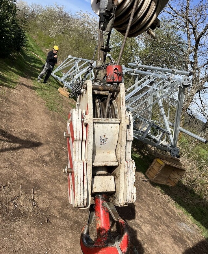 Demag AC 100 4L - Ajoneuvonosturi: kuva Demag AC 100 4L - Ajoneuvonosturi Demag AC 100 4L - Ajoneuvonosturi: kuva Demag AC 100 4L - Ajoneuvonosturi
