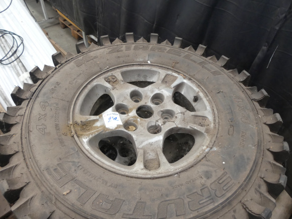 4 Roues pour Ziarelli Brutale 4X4 En provenance de Mitsubishi Pajero - Täydellinen pyörä - Traktori: kuva 4 Roues pour Ziarelli Brutale 4X4 En provenance de Mitsubishi Pajero - Täydellinen pyörä - Traktori 4 Roues pour Ziarelli Brutale 4X4 En provenance de Mitsubishi Pajero - Täydellinen pyörä - Traktori: kuva 4 Roues pour Ziarelli Brutale 4X4 En provenance de Mitsubishi Pajero - Täydellinen pyörä - Traktori