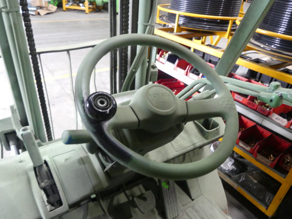 Chariot élévateur Toyota - Sähkötrukki: kuva Chariot élévateur Toyota - Sähkötrukki Chariot élévateur Toyota - Sähkötrukki: kuva Chariot élévateur Toyota - Sähkötrukki