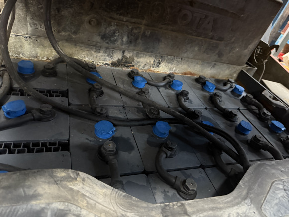 Chariot élévateur frontal électrique TOYOTA 02-7FD25 - Sähkötrukki: kuva Chariot élévateur frontal électrique TOYOTA 02-7FD25 - Sähkötrukki Chariot élévateur frontal électrique TOYOTA 02-7FD25 - Sähkötrukki: kuva Chariot élévateur frontal électrique TOYOTA 02-7FD25 - Sähkötrukki