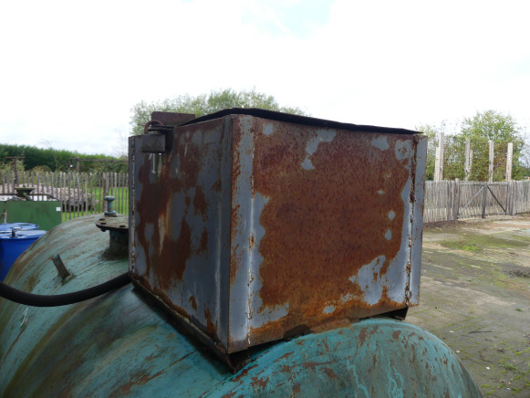 Cuve a mazout avec pompe - Elintarviketeollisuuden kone: kuva Cuve a mazout avec pompe - Elintarviketeollisuuden kone Cuve a mazout avec pompe - Elintarviketeollisuuden kone: kuva Cuve a mazout avec pompe - Elintarviketeollisuuden kone