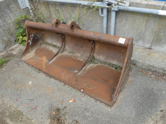 Godet pour bobcat - Kuormaajan kauha: kuva Godet pour bobcat - Kuormaajan kauha Godet pour bobcat - Kuormaajan kauha: kuva Godet pour bobcat - Kuormaajan kauha