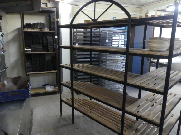 Présentoir à pain en L - Leipomokone: kuva Présentoir à pain en L - Leipomokone Présentoir à pain en L - Leipomokone: kuva Présentoir à pain en L - Leipomokone