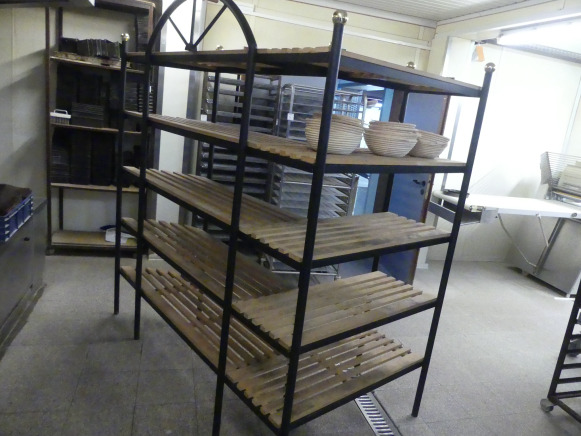 Présentoir à pain en L - Leipomokone: kuva Présentoir à pain en L - Leipomokone Présentoir à pain en L - Leipomokone: kuva Présentoir à pain en L - Leipomokone