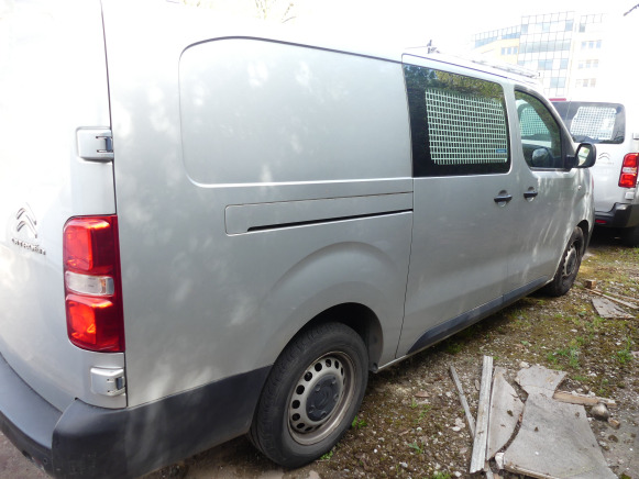REF:1-RGT-760 - Camionnette Citroen Jumpy (2016-86.466 km) - Numéro de châssis : VF7VFAHKHGZ075543 - Tavara-auto: kuva REF:1-RGT-760 - Camionnette Citroen Jumpy (2016-86.466 km) - Numéro de châssis : VF7VFAHKHGZ075543 - Tavara-auto REF:1-RGT-760 - Camionnette Citroen Jumpy (2016-86.466 km) - Numéro de châssis : VF7VFAHKHGZ075543 - Tavara-auto: kuva REF:1-RGT-760 - Camionnette Citroen Jumpy (2016-86.466 km) - Numéro de châssis : VF7VFAHKHGZ075543 - Tavara-auto