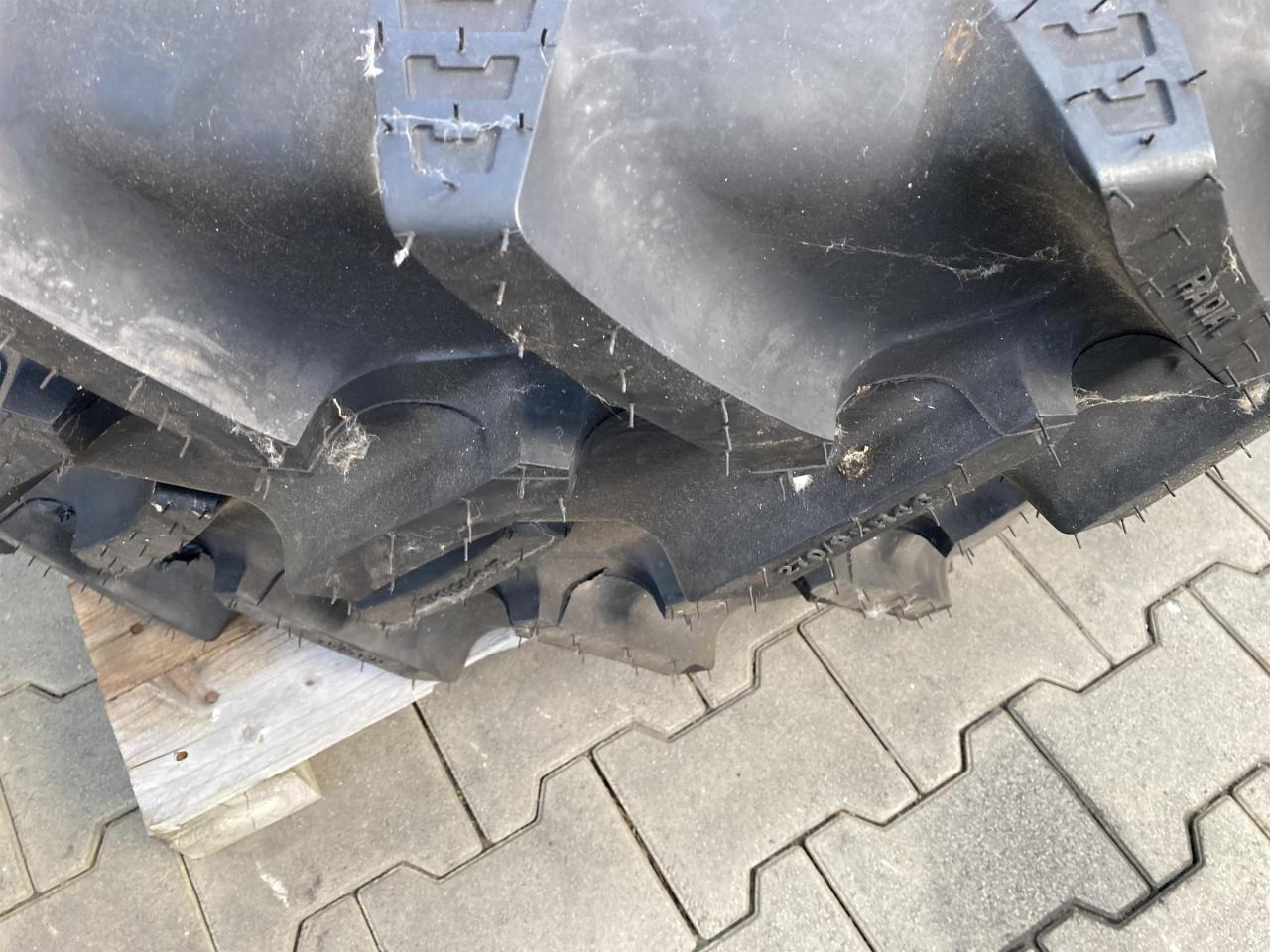 BKT 270/95R46 - Rengas - Maatalouskoneet: kuva BKT 270/95R46 - Rengas - Maatalouskoneet BKT 270/95R46 - Rengas - Maatalouskoneet: kuva BKT 270/95R46 - Rengas - Maatalouskoneet
