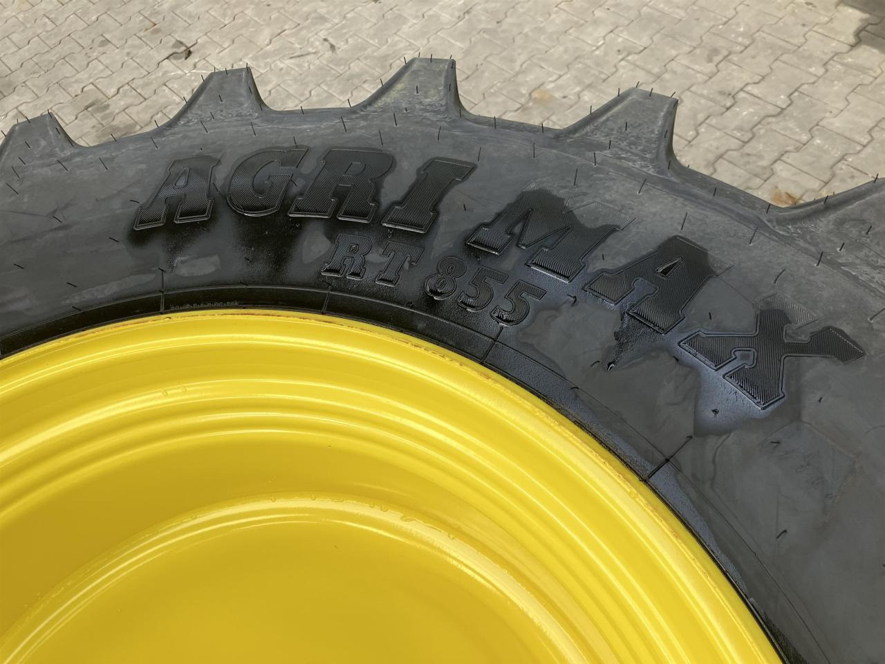 BKT 520/85R38 - Rengas - Maatalouskoneet: kuva BKT 520/85R38 - Rengas - Maatalouskoneet BKT 520/85R38 - Rengas - Maatalouskoneet: kuva BKT 520/85R38 - Rengas - Maatalouskoneet