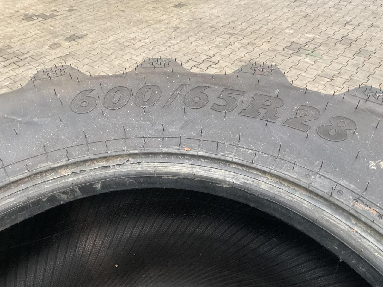 BKT 600/65R28 - Rengas - Maatalouskoneet: kuva BKT 600/65R28 - Rengas - Maatalouskoneet BKT 600/65R28 - Rengas - Maatalouskoneet: kuva BKT 600/65R28 - Rengas - Maatalouskoneet