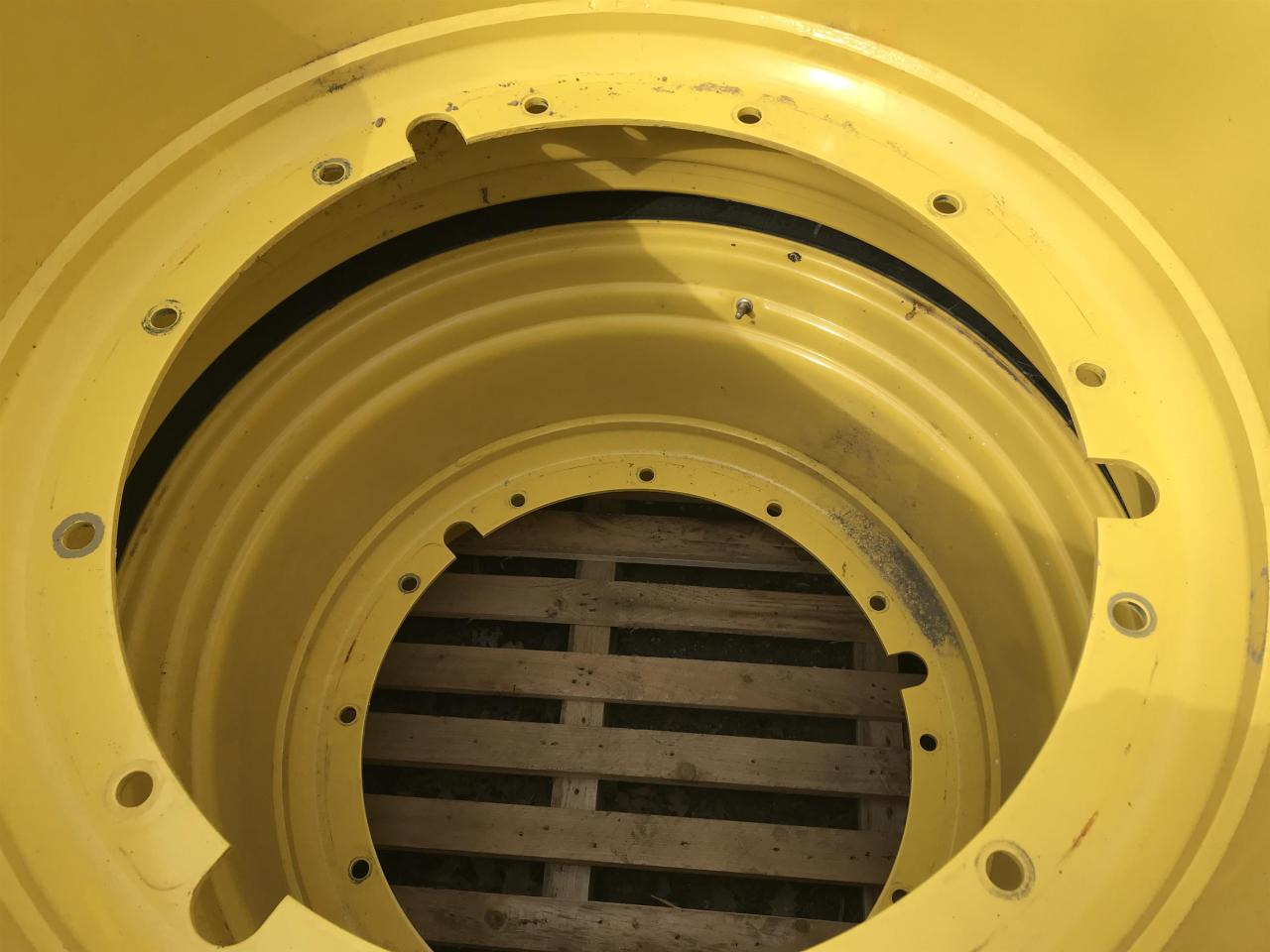 Bridgestone 710/75R42 - Rengas - Maatalouskoneet: kuva Bridgestone 710/75R42 - Rengas - Maatalouskoneet Bridgestone 710/75R42 - Rengas - Maatalouskoneet: kuva Bridgestone 710/75R42 - Rengas - Maatalouskoneet