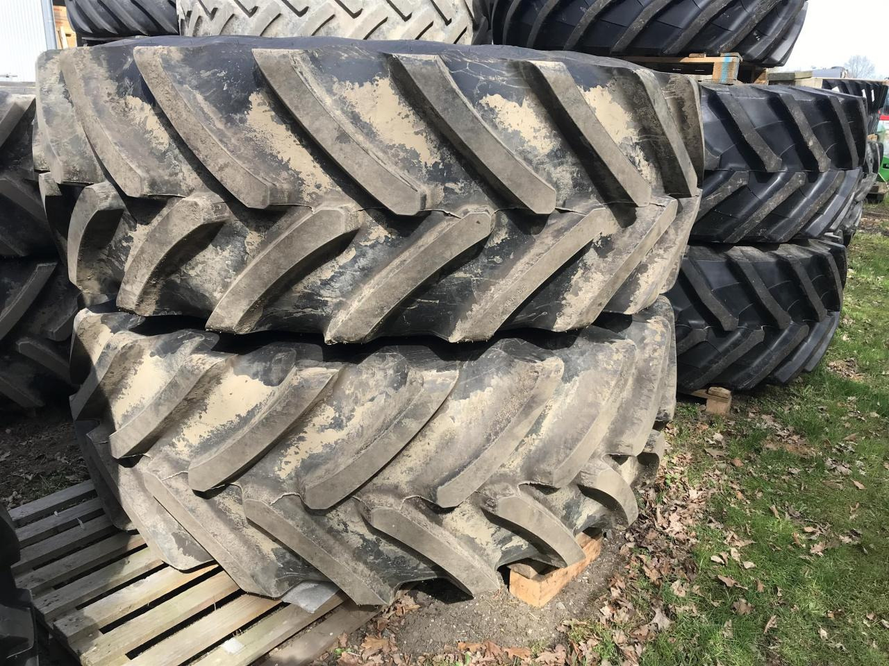 Bridgestone 710/75R42 - Rengas - Maatalouskoneet: kuva Bridgestone 710/75R42 - Rengas - Maatalouskoneet Bridgestone 710/75R42 - Rengas - Maatalouskoneet: kuva Bridgestone 710/75R42 - Rengas - Maatalouskoneet