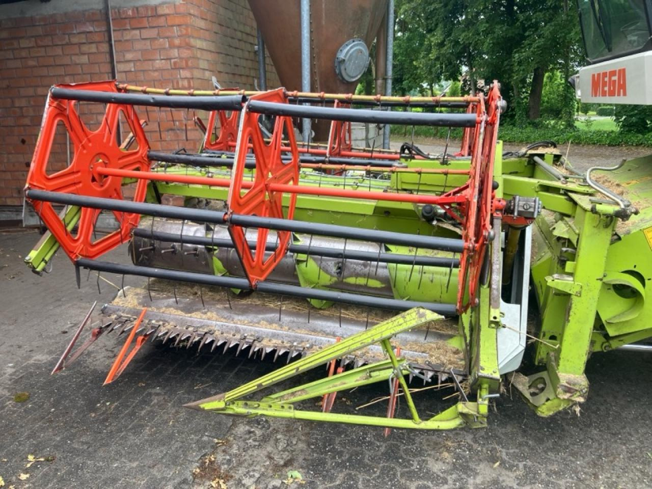 CLAAS Dominator 218 Mega - Leikkuupuimuri: kuva CLAAS Dominator 218 Mega - Leikkuupuimuri CLAAS Dominator 218 Mega - Leikkuupuimuri: kuva CLAAS Dominator 218 Mega - Leikkuupuimuri