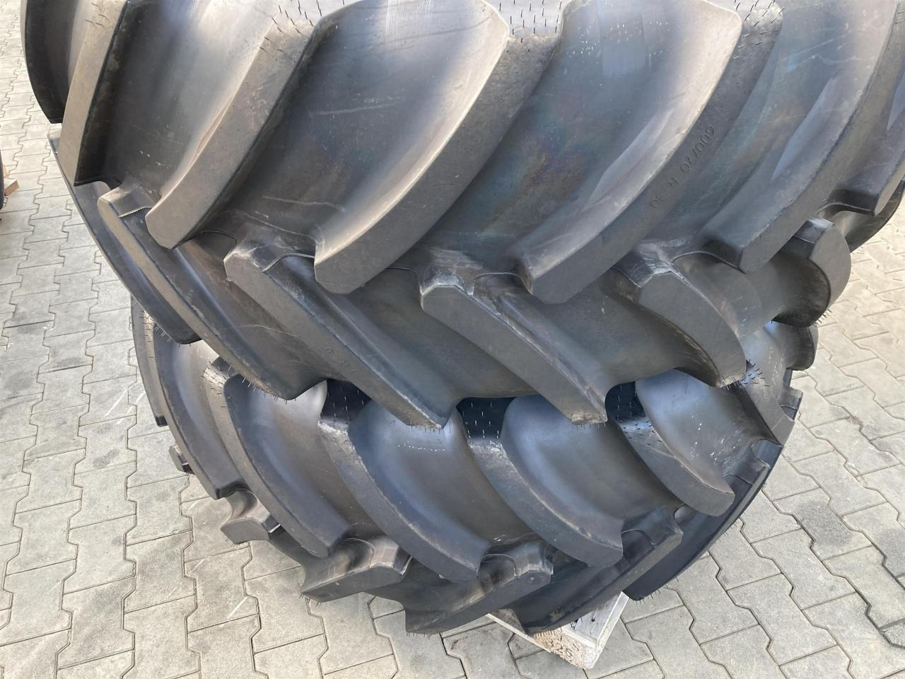 Continental 600/70R30 - Rengas - Maatalouskoneet: kuva Continental 600/70R30 - Rengas - Maatalouskoneet Continental 600/70R30 - Rengas - Maatalouskoneet: kuva Continental 600/70R30 - Rengas - Maatalouskoneet