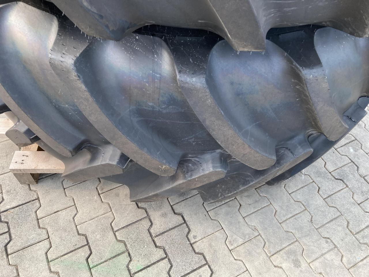 Continental 710/70R42 - Rengas - Maatalouskoneet: kuva Continental 710/70R42 - Rengas - Maatalouskoneet Continental 710/70R42 - Rengas - Maatalouskoneet: kuva Continental 710/70R42 - Rengas - Maatalouskoneet