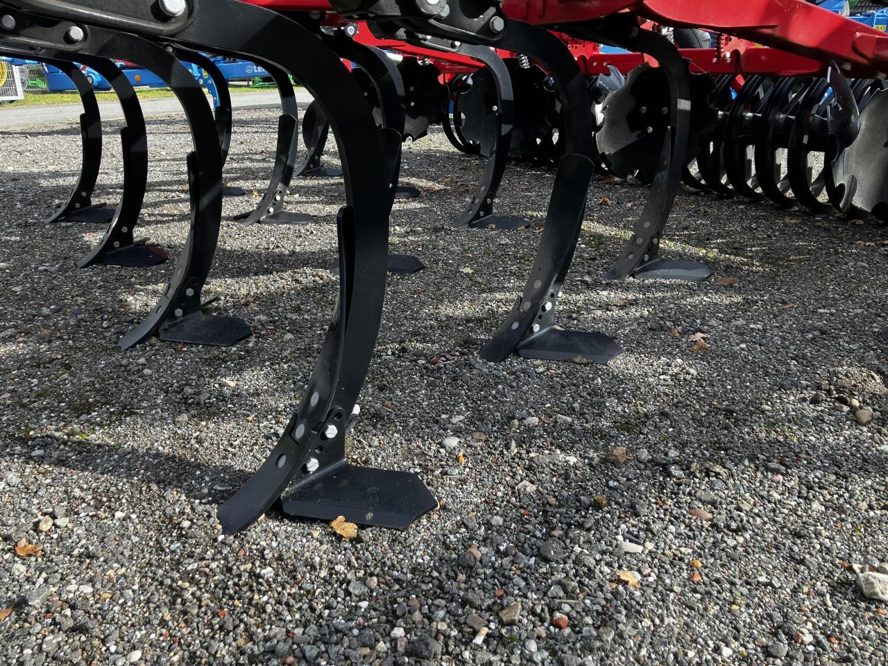 Horsch Terrano 4 FX - Kultivaattori: kuva Horsch Terrano 4 FX - Kultivaattori Horsch Terrano 4 FX - Kultivaattori: kuva Horsch Terrano 4 FX - Kultivaattori