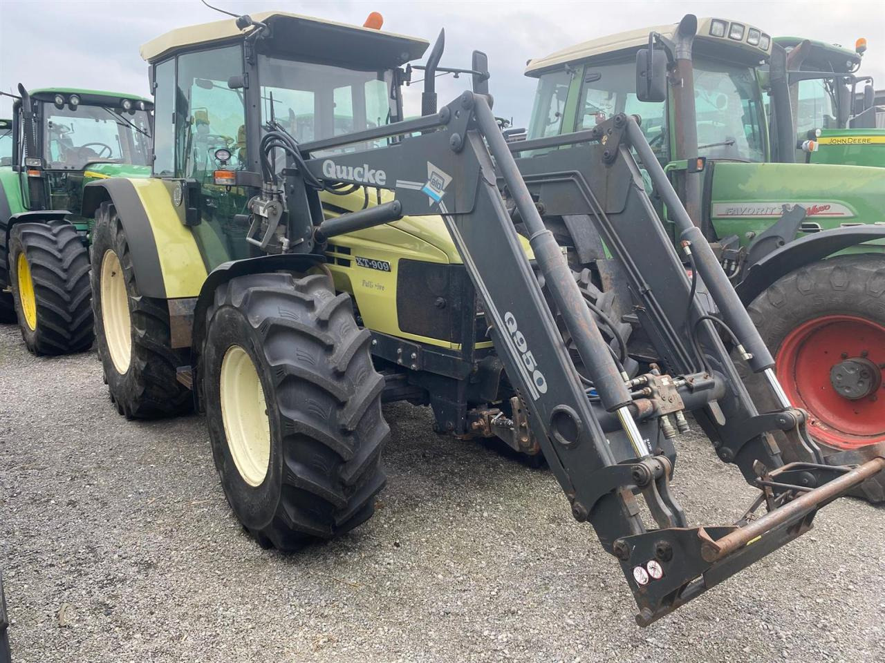 Hürlimann XT 909 - Traktori: kuva Hürlimann XT 909 - Traktori Hürlimann XT 909 - Traktori: kuva Hürlimann XT 909 - Traktori