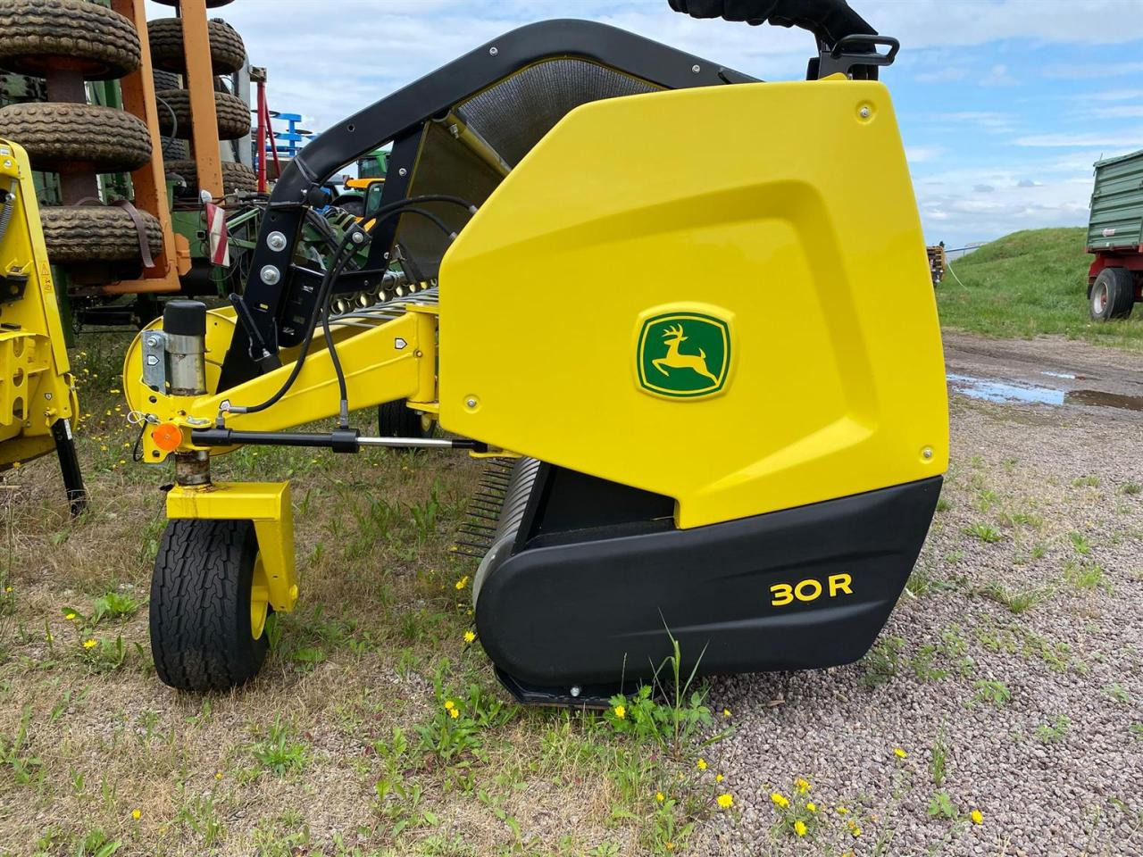 John Deere 30R - Lisävarusteet - silppuri: kuva John Deere 30R - Lisävarusteet - silppuri John Deere 30R - Lisävarusteet - silppuri: kuva John Deere 30R - Lisävarusteet - silppuri