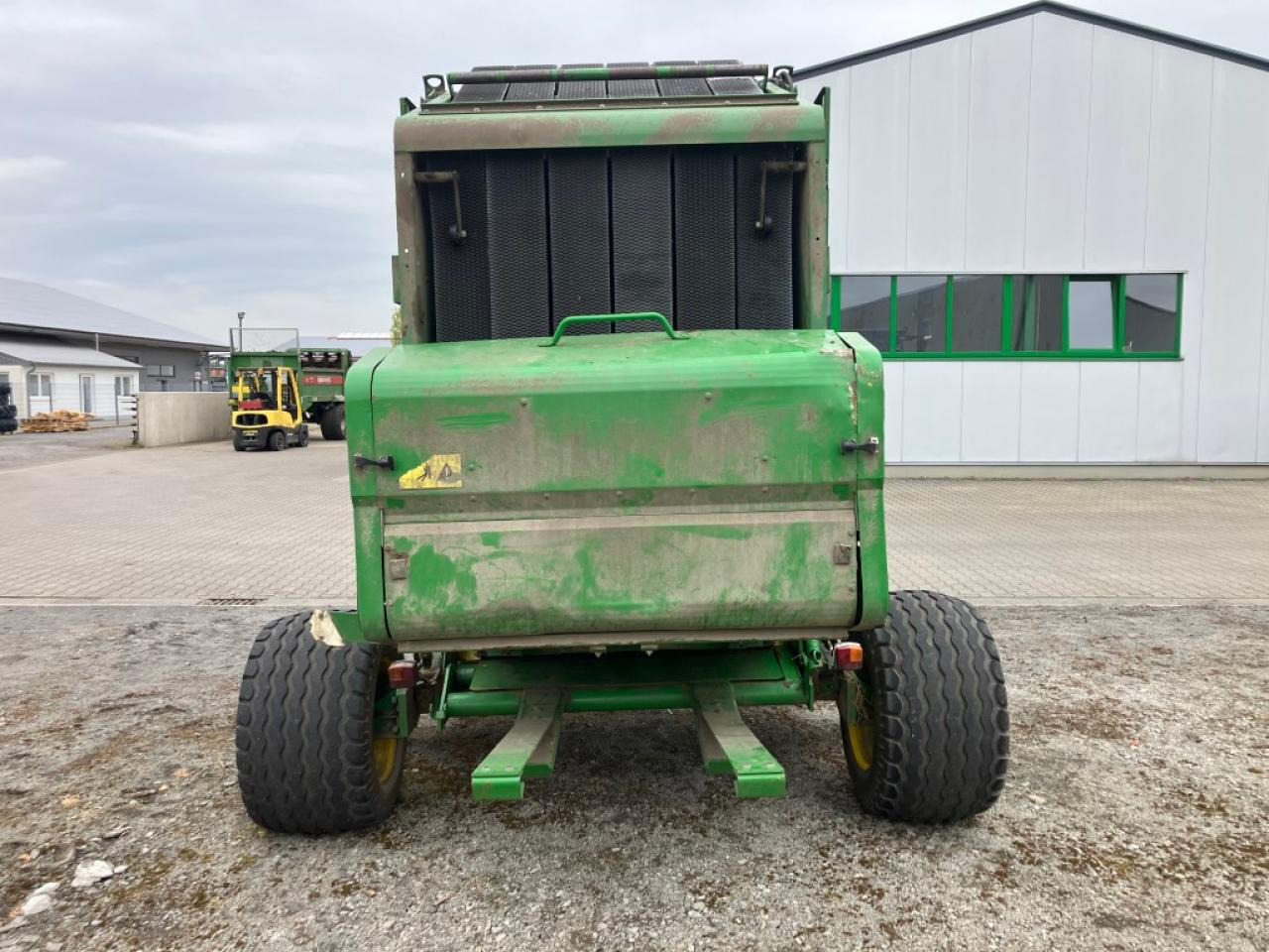 John Deere 550 - Pyöröpaalain: kuva John Deere 550 - Pyöröpaalain John Deere 550 - Pyöröpaalain: kuva John Deere 550 - Pyöröpaalain