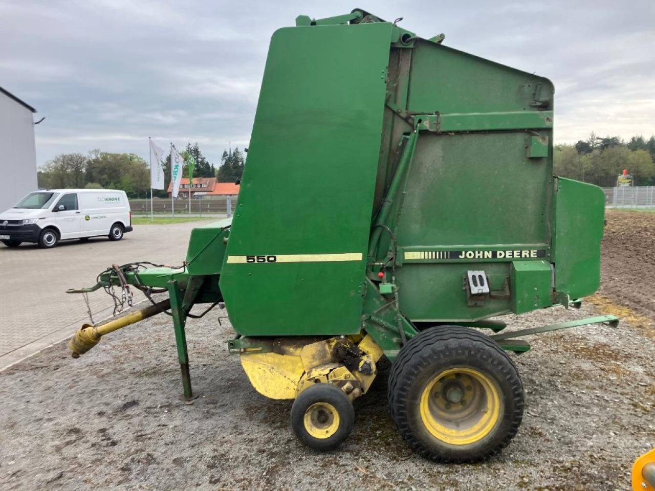 John Deere 550 - Pyöröpaalain: kuva John Deere 550 - Pyöröpaalain John Deere 550 - Pyöröpaalain: kuva John Deere 550 - Pyöröpaalain