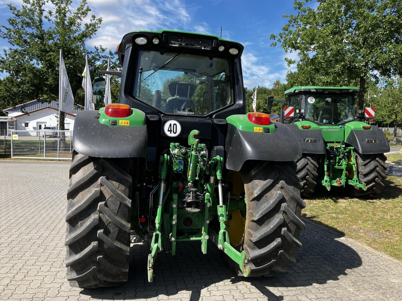 John Deere 6100M - Traktori: kuva John Deere 6100M - Traktori John Deere 6100M - Traktori: kuva John Deere 6100M - Traktori